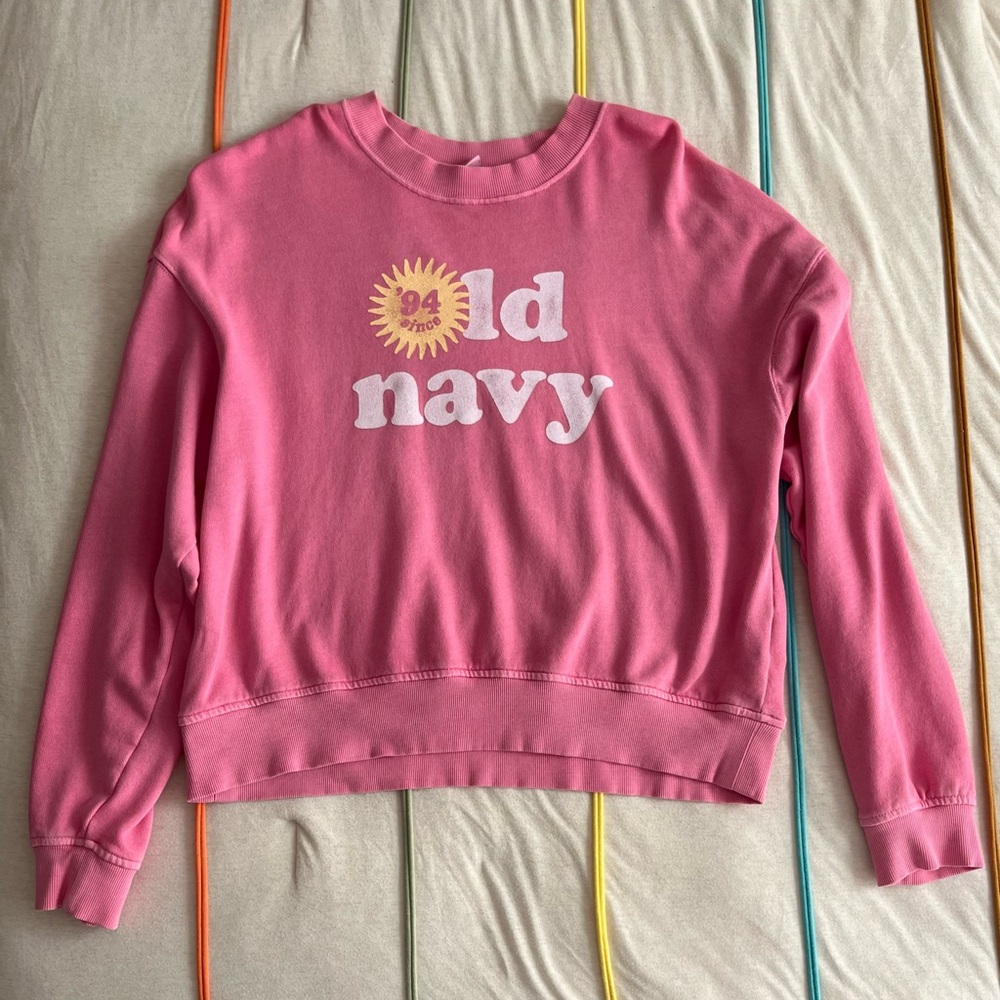 Old Navy cute slightly cropped sweater!